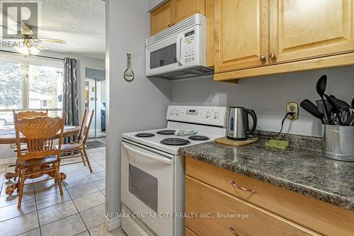 120 Ferguson Avenue, Cambridge, ON - Indoor Photo Showing Kitchen