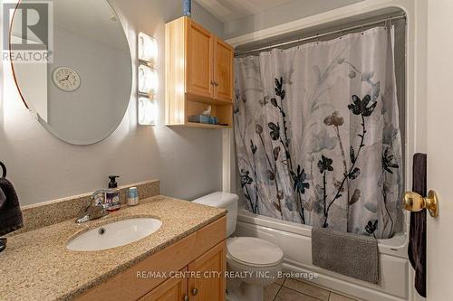 120 Ferguson Avenue, Cambridge, ON - Indoor Photo Showing Bathroom