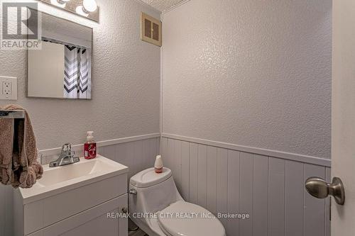 120 Ferguson Avenue, Cambridge, ON - Indoor Photo Showing Bathroom