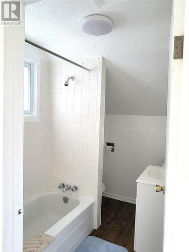 122 Birch St, Sault Ste. Marie, ON - Indoor Photo Showing Bathroom