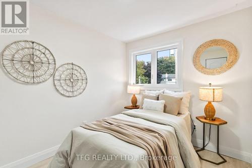 298 Waverly Street S, Oshawa (Vanier), ON - Indoor Photo Showing Bedroom