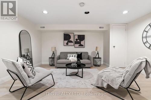 298 Waverly Street S, Oshawa (Vanier), ON - Indoor Photo Showing Living Room