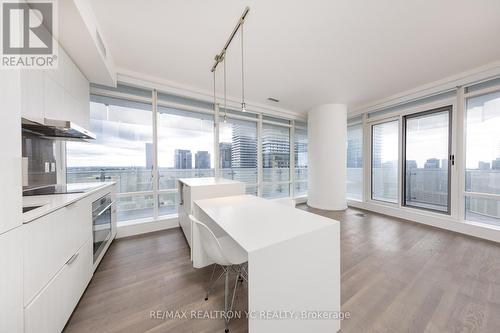 2804 - 1 Bloor Street E, Toronto, ON - Indoor Photo Showing Kitchen With Upgraded Kitchen