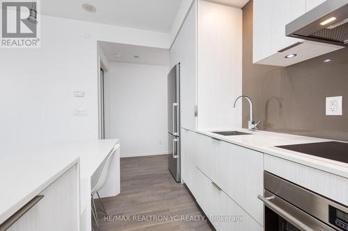 2804 - 1 Bloor Street E, Toronto, ON - Indoor Photo Showing Kitchen