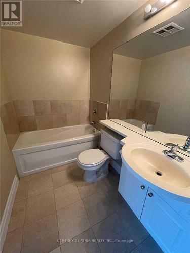 805 - 188 Doris Avenue, Toronto, ON - Indoor Photo Showing Bathroom