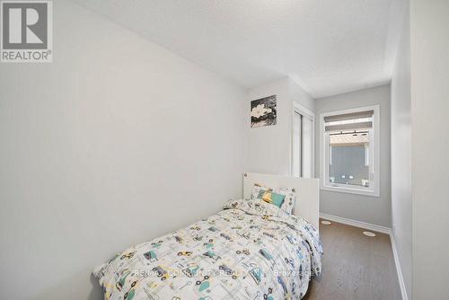 22 - 2500 Hill Rise Court, Oshawa, ON - Indoor Photo Showing Bedroom