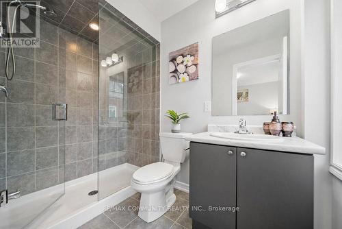 22 - 2500 Hill Rise Court, Oshawa, ON - Indoor Photo Showing Bathroom