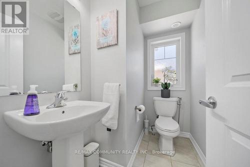 22 - 2500 Hill Rise Court, Oshawa, ON - Indoor Photo Showing Bathroom