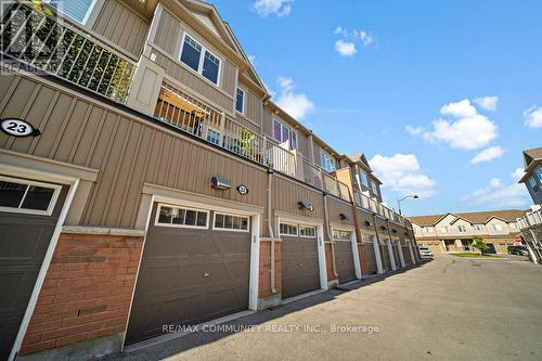 22 - 2500 Hill Rise Court, Oshawa, ON - Outdoor