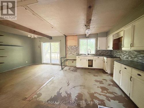 1581 Balkwill Line, Severn, ON - Indoor Photo Showing Kitchen