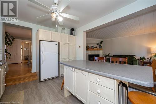 780 5Th Avenue E, Owen Sound, ON - Indoor Photo Showing Kitchen