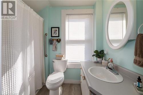 780 5Th Avenue E, Owen Sound, ON - Indoor Photo Showing Bathroom