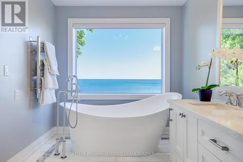 399 Lake Promenade, Toronto, ON - Indoor Photo Showing Bathroom