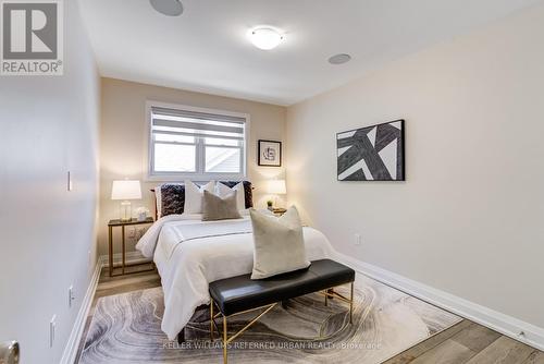 399 Lake Promenade, Toronto, ON - Indoor Photo Showing Bedroom