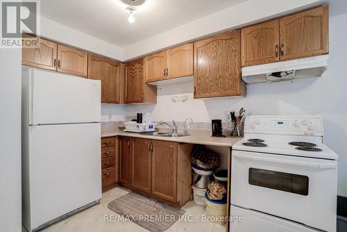 116 Charleton Settlement Avenue, Toronto, ON - Indoor Photo Showing Kitchen With Double Sink