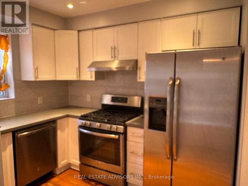 25 Windhill Crescent, Toronto, ON - Indoor Photo Showing Kitchen