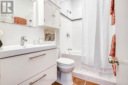 60 Spencer Avenue, Toronto, ON - Indoor Photo Showing Bathroom