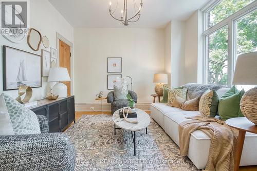 60 Spencer Avenue, Toronto, ON - Indoor Photo Showing Living Room