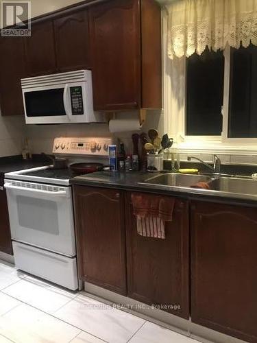 Basroom - 561 Ashprior Avenue, Mississauga, ON - Indoor Photo Showing Kitchen With Double Sink