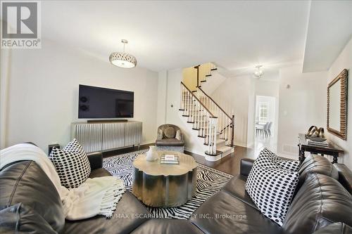 52 Harbourview Crescent, Toronto, ON - Indoor Photo Showing Living Room