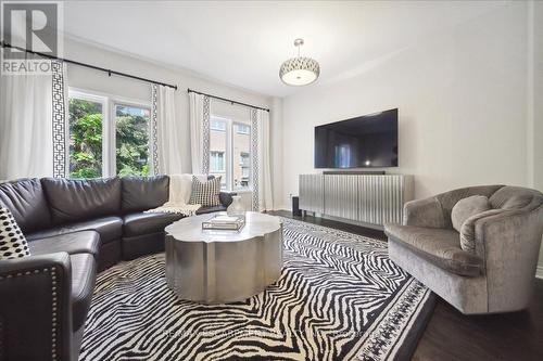 52 Harbourview Crescent, Toronto, ON - Indoor Photo Showing Living Room