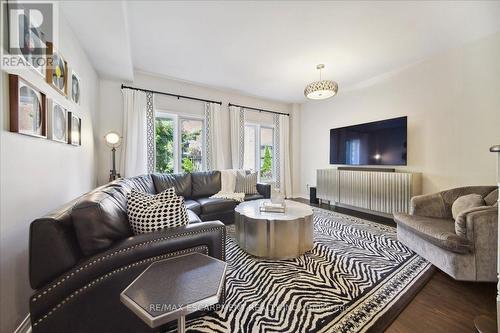 52 Harbourview Crescent, Toronto, ON - Indoor Photo Showing Living Room