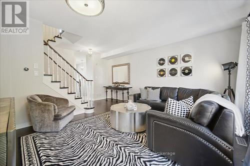 52 Harbourview Crescent, Toronto, ON - Indoor Photo Showing Living Room