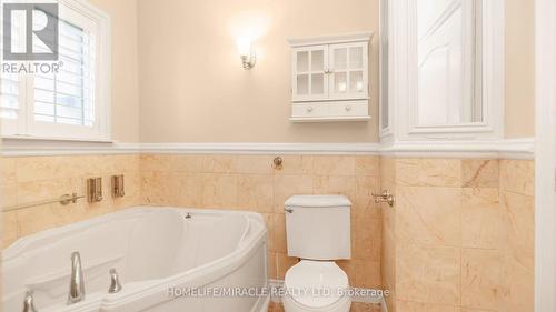 112 Troy Street, Mississauga, ON - Indoor Photo Showing Bathroom