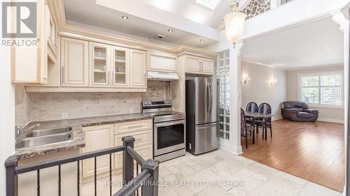 112 Troy Street, Mississauga, ON - Indoor Photo Showing Kitchen With Double Sink