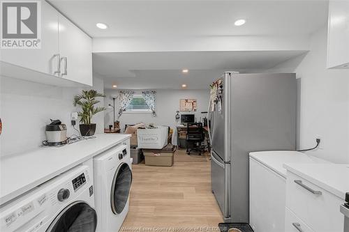 3245 Woodland, Windsor, ON - Indoor Photo Showing Laundry Room