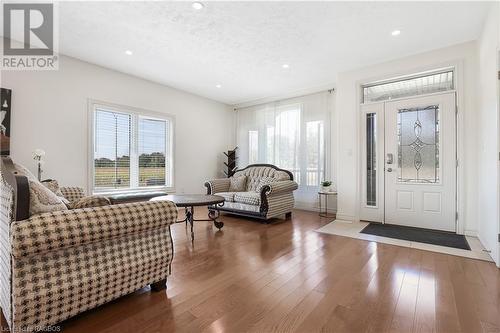 439 Ridge St Street, Port Elgin, ON - Indoor Photo Showing Living Room