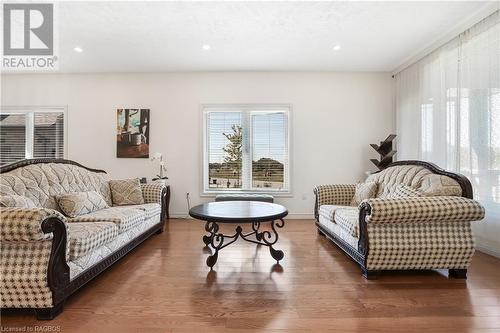 439 Ridge St Street, Port Elgin, ON - Indoor Photo Showing Living Room