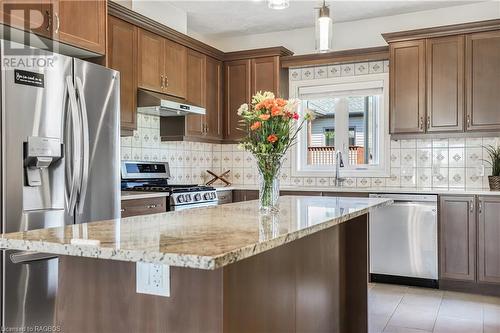 439 Ridge St Street, Port Elgin, ON - Indoor Photo Showing Kitchen With Upgraded Kitchen