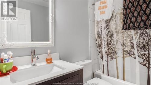 1501 Elsmere Avenue Unit# 1, Windsor, ON - Indoor Photo Showing Bathroom