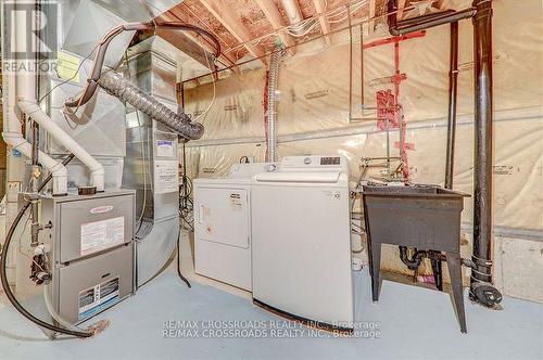 19 Penbridge Circle, Brampton, ON - Indoor Photo Showing Laundry Room