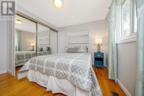 2 Jessop Court, Halton Hills, ON - Indoor Photo Showing Bedroom