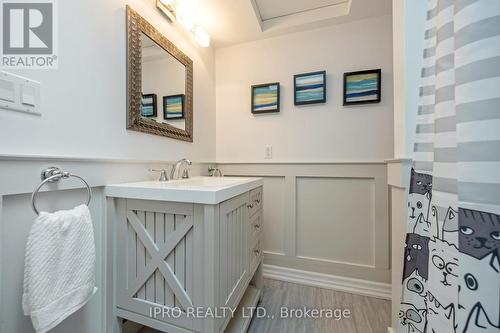 2 Jessop Court, Halton Hills, ON - Indoor Photo Showing Bathroom