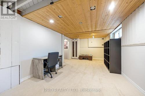 2 Jessop Court, Halton Hills, ON - Indoor Photo Showing Other Room