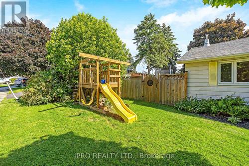 2 Jessop Court, Halton Hills, ON - Outdoor