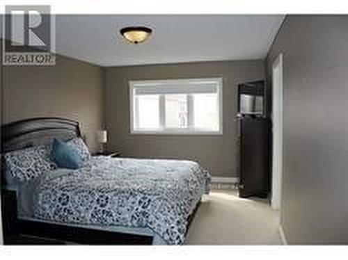 4861 Verdi Street, Burlington, ON - Indoor Photo Showing Bedroom