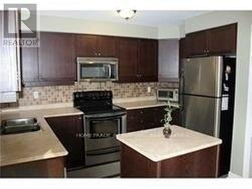 4861 Verdi Street, Burlington, ON - Indoor Photo Showing Kitchen With Double Sink