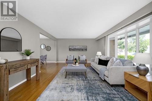 27 Millwood Road, Erin, ON - Indoor Photo Showing Living Room