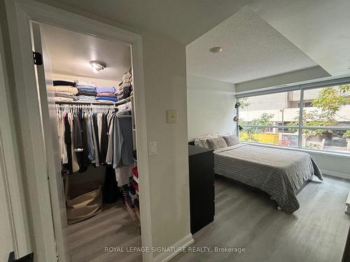 206-111 Elizabeth St, Toronto, ON - Indoor Photo Showing Bedroom