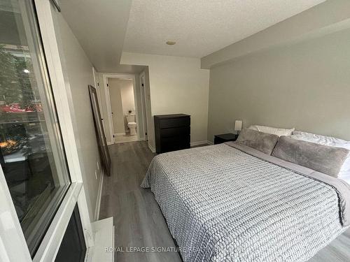 206-111 Elizabeth St, Toronto, ON - Indoor Photo Showing Bedroom