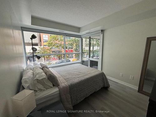 206-111 Elizabeth St, Toronto, ON - Indoor Photo Showing Bedroom