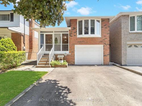 365 Parkwood Ave, Bradford West Gwillimbury, ON - Outdoor With Facade