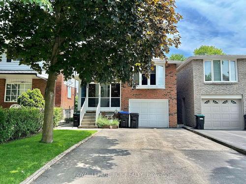 365 Parkwood Ave, Bradford West Gwillimbury, ON - Outdoor With Facade