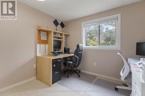 62 - 70 Chapman Court, London, ON - Indoor Photo Showing Office