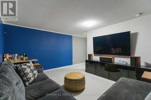 62 - 70 Chapman Court, London, ON - Indoor Photo Showing Living Room