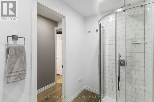 62 - 70 Chapman Court, London, ON - Indoor Photo Showing Bathroom